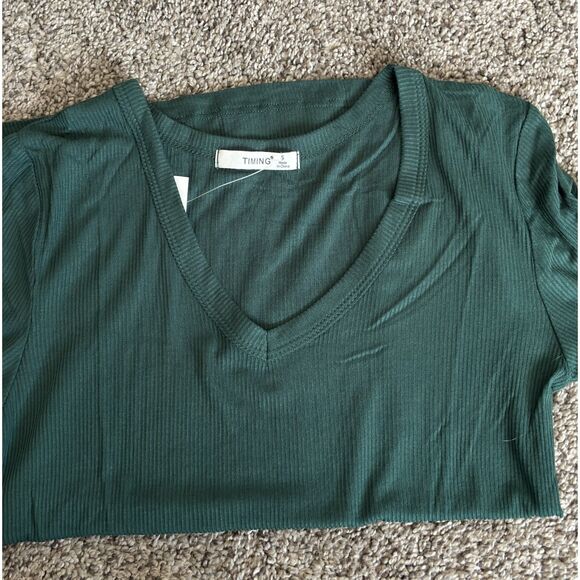 Lot Of 2 Olivia & Rae & Timing V Neck Green Short Sleeve Tee Tops Junior Small - Picture 2 of 4